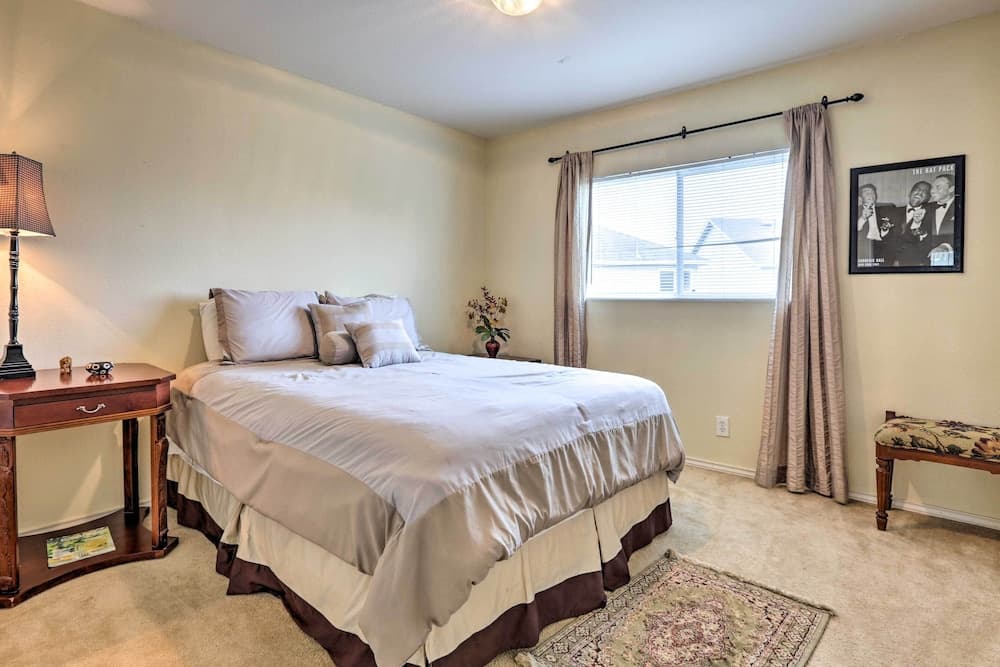 Spacious Family Home Near San Antonio Hotspots!