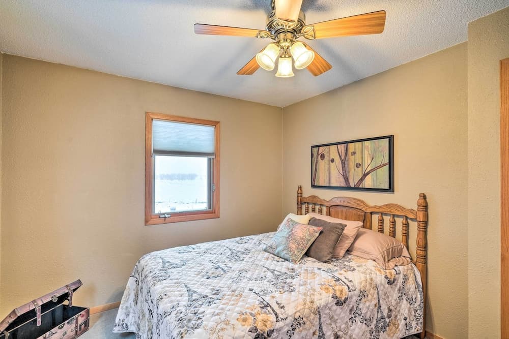 New! Cozy & Quiet Central City Farmhouse