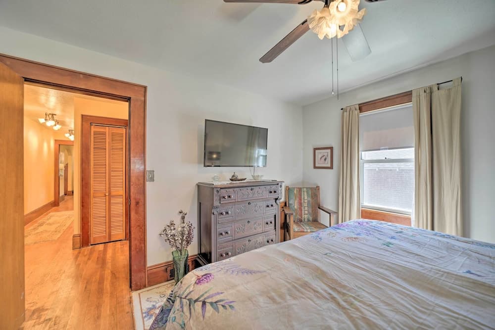 Lovely Waynesville Home w/ Yard: Pet Friendly