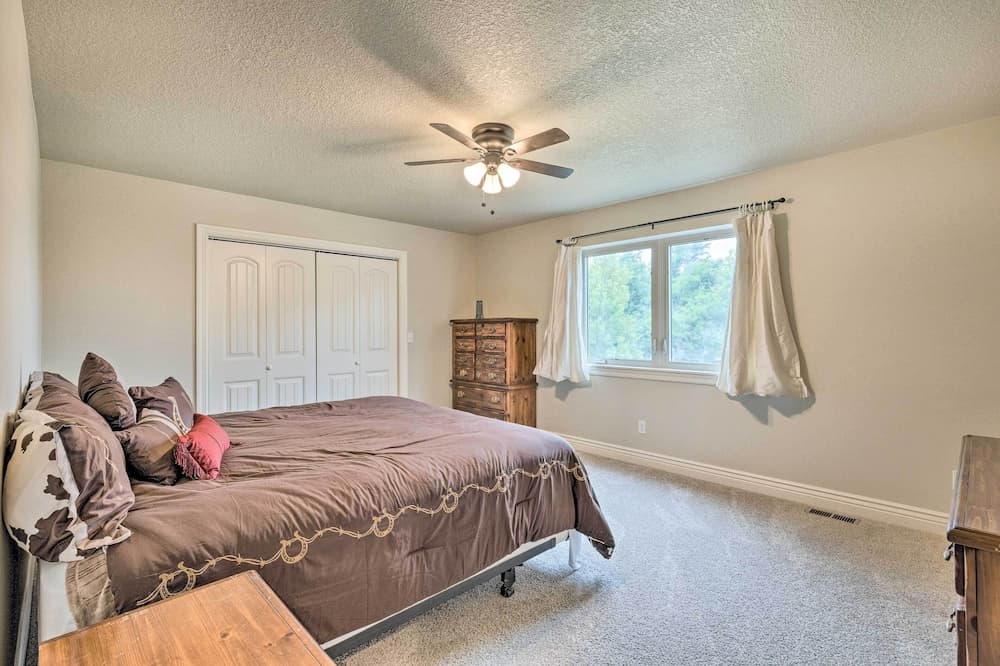 Massive Peck Home w/ Woods & Creek to Explore