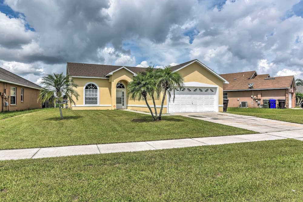 Kissimmee Retreat w/ Pool: Near Disney & Golf!
