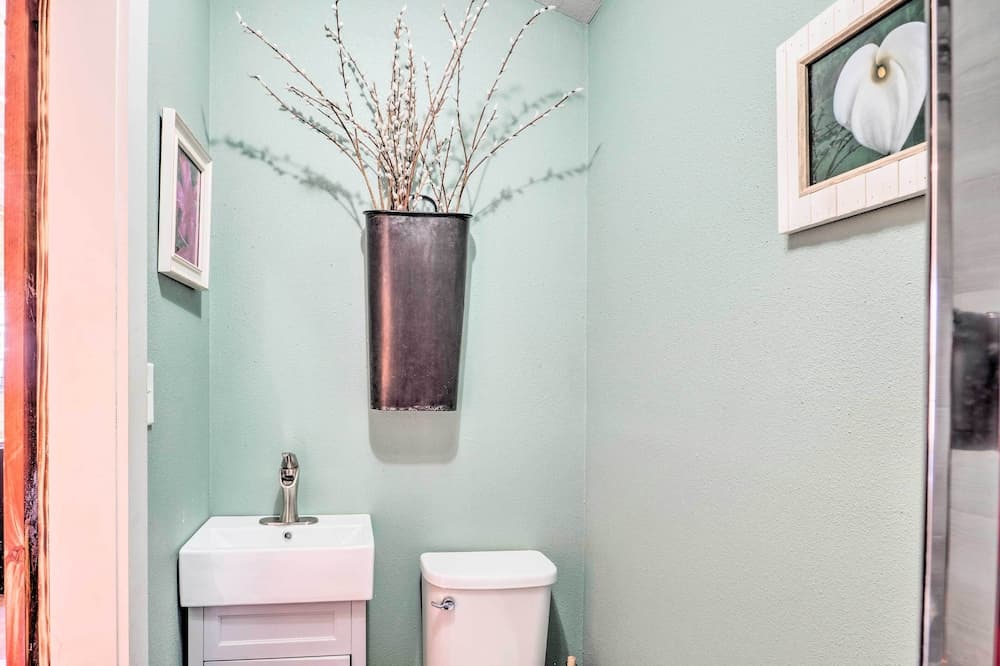 Sunny 'catfish Cabin' w/ Views of Toledo Bend