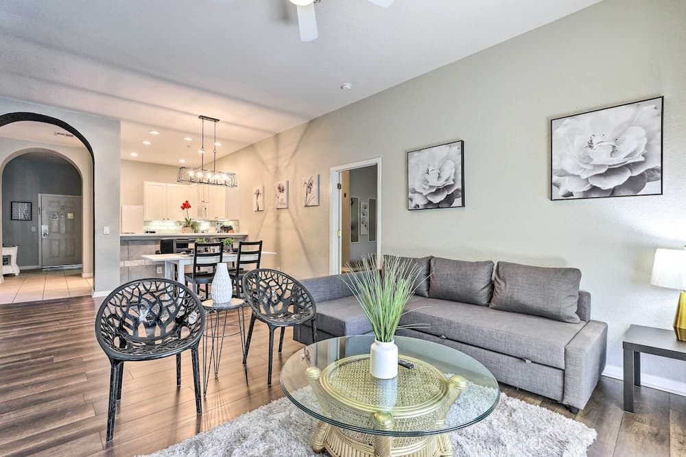 Bahama Bay Condo w/ Patios < 10 Mi to Disney!