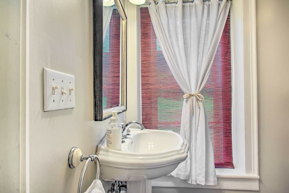 Balcony Downs Historic Home Near River Access