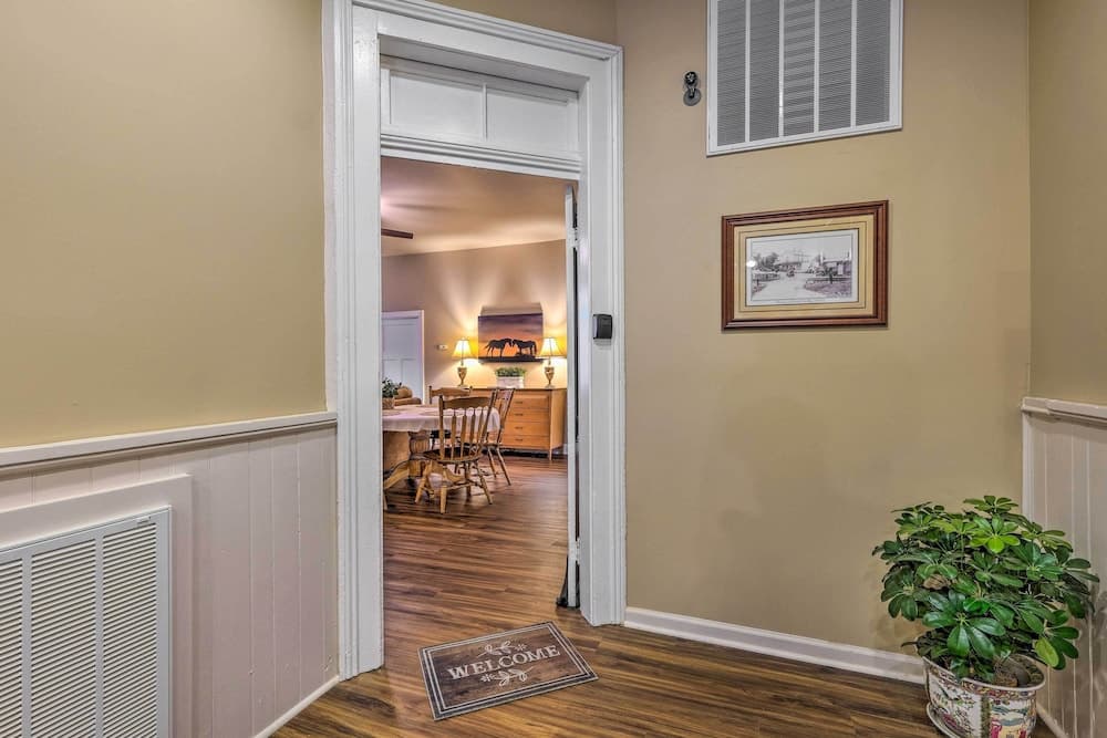 Quaint Apartment in Historic Georgetown!