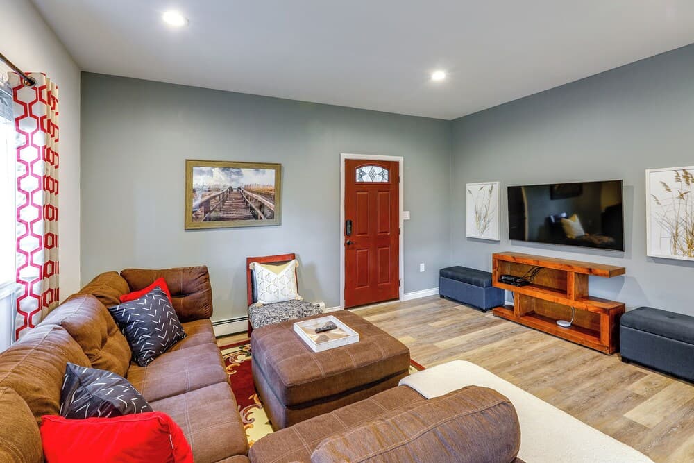 Convenient Fairbanks Guest Suite w/ Grill!