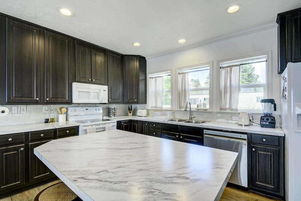 Lakebay Home - Near Penrose Point State Park!