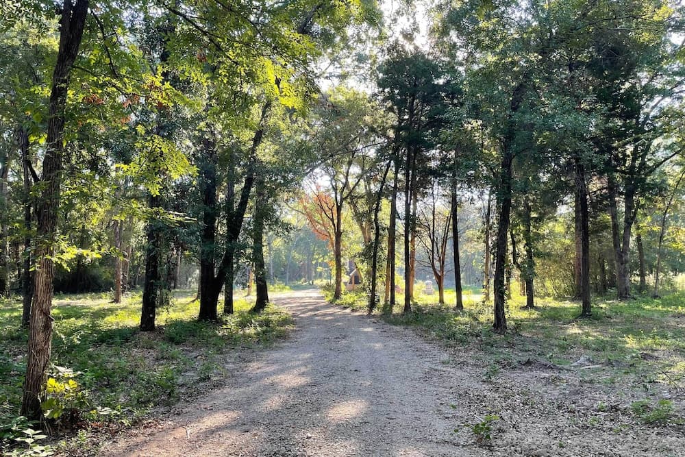 Just-built Eustace Getaway - Walk to the Lake