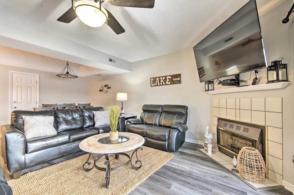 Lakefront Condo w/ Outdoor Pools and Balcony!