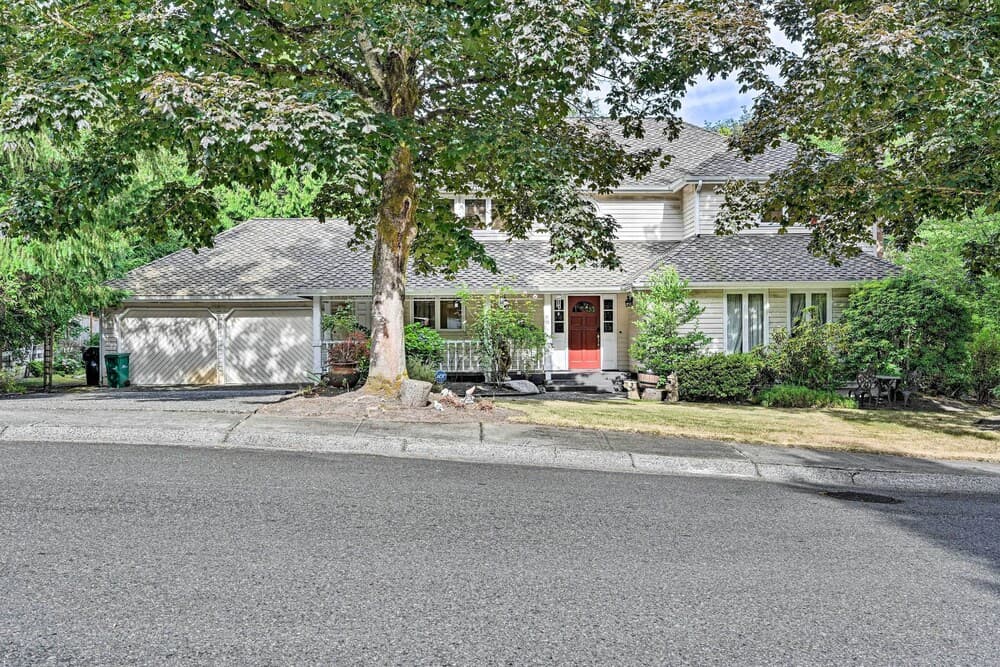 Family-friendly Redmond Home w/ Spacious Deck