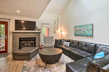 Lake Harmony Townhome w/ Grill, Near Skiing!