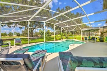 Sunny Haines City Oasis ~ 19 Mi to Disney!