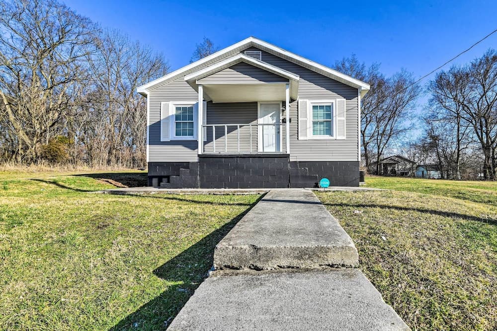 Walkable Hopkinsville Home w/ Yard!