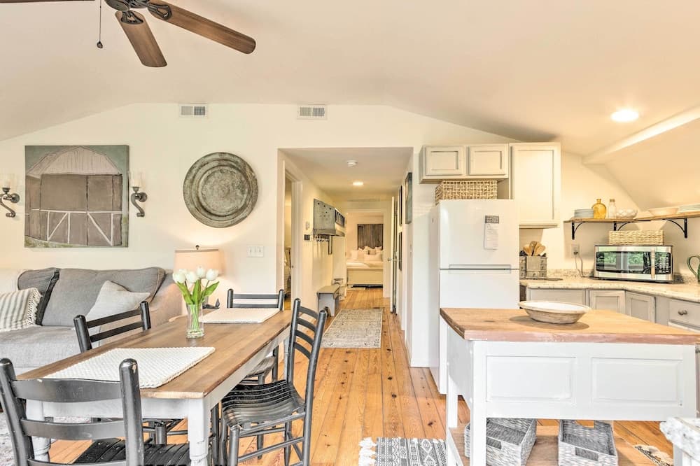 4 Mi to Boone: Converted Barn Duplex by Stream