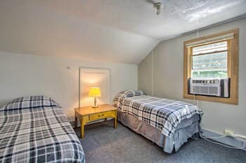 Harpers Ferry House w/ Patio: Walk to River!