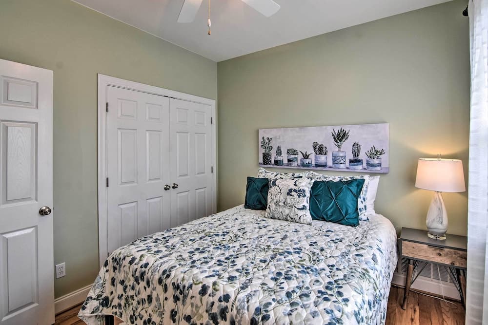 Peaceful Family-friendly Home w/ Fireplace & Porch