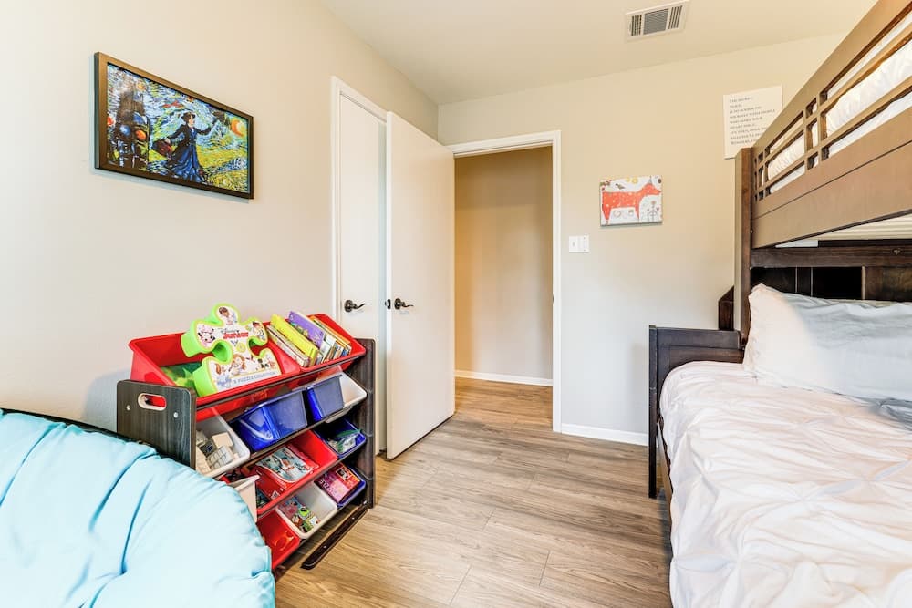 Gorgeous San Marco Home w/ Patio & Grill!