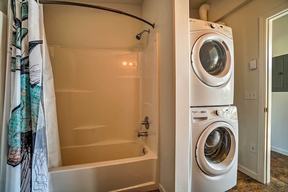 Secluded Getaway w/ Deck, Steps to Fritz Creek!