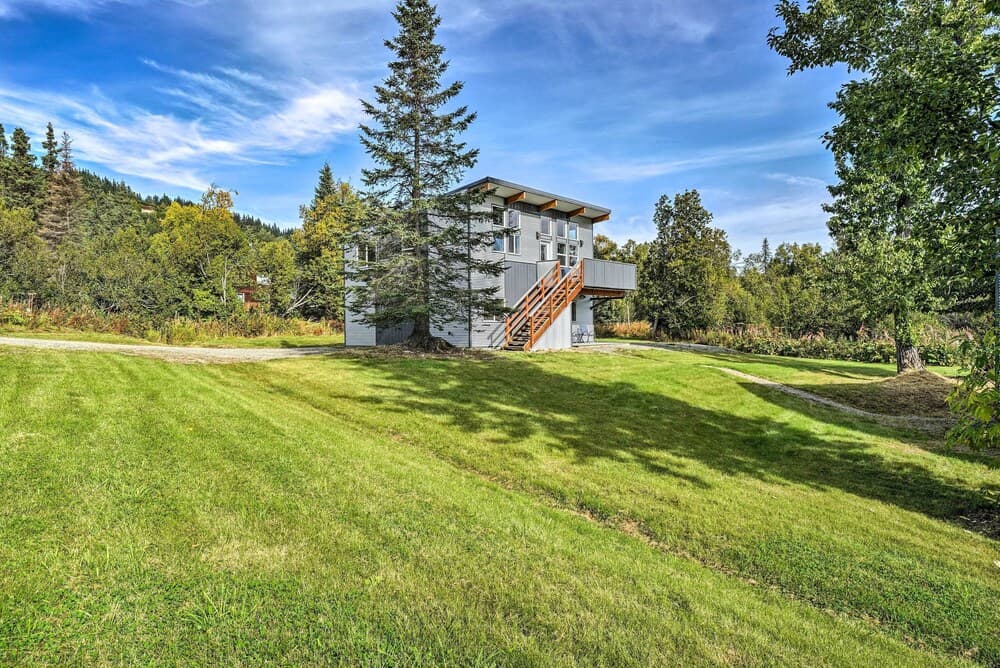 Secluded Getaway w/ Deck, Steps to Fritz Creek!