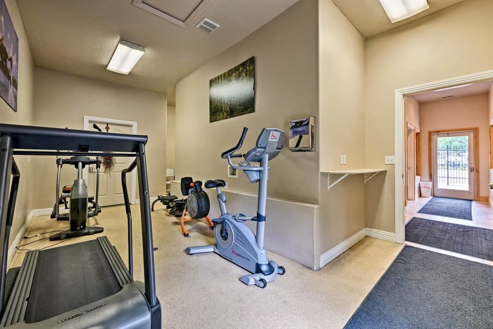 Bright Lakeside Resort Condo < 9 Mi to Snowbasin!