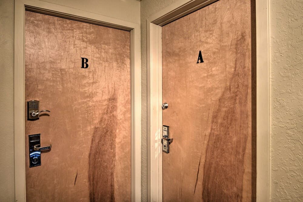 Palm Coast Condo w/ Balcony, Walk to Dining!