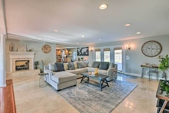 Villa w/ Pool & Acreage ~ 10 Mi to Franklin