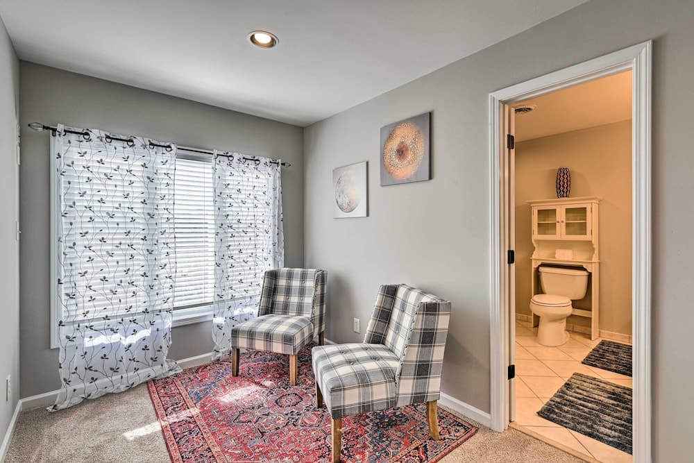 Villa w/ Pool & Acreage ~ 10 Mi to Franklin