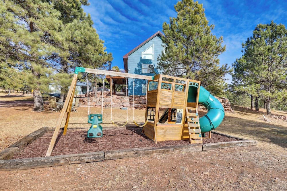 Tiny Cabin w/ Outdoor Dining Area - Near Keystone!