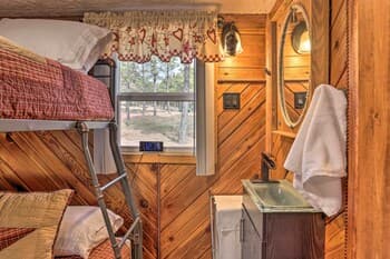 Sundance Cabin ~ 17 Miles to Mt Rushmore!