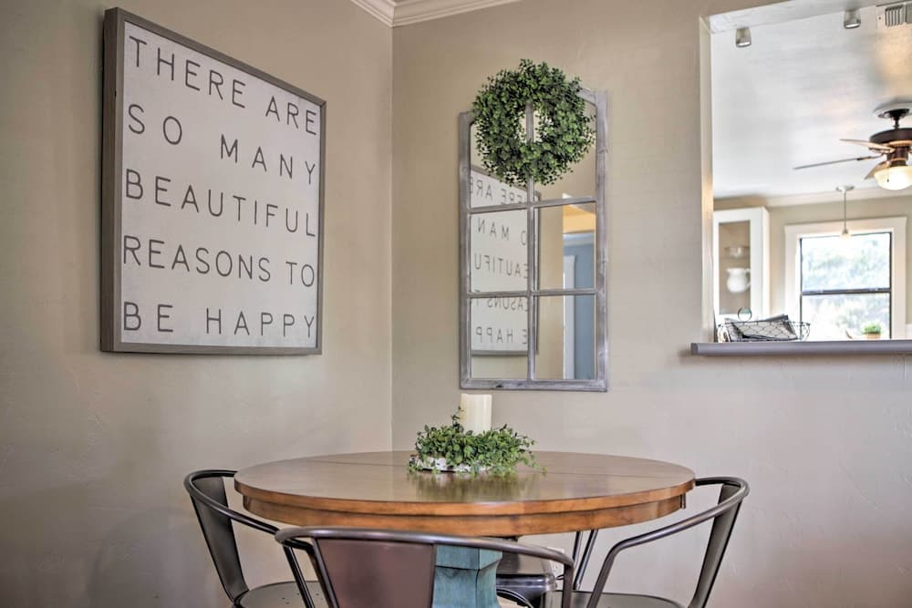 Fredericksburg Cottage w/ Grill - Walk to Main St!