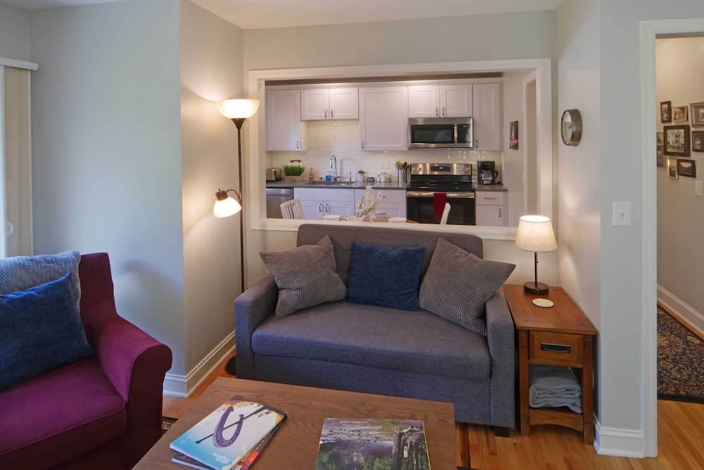 Minneapolis Area Apartment, 8 Mi to Downtown!