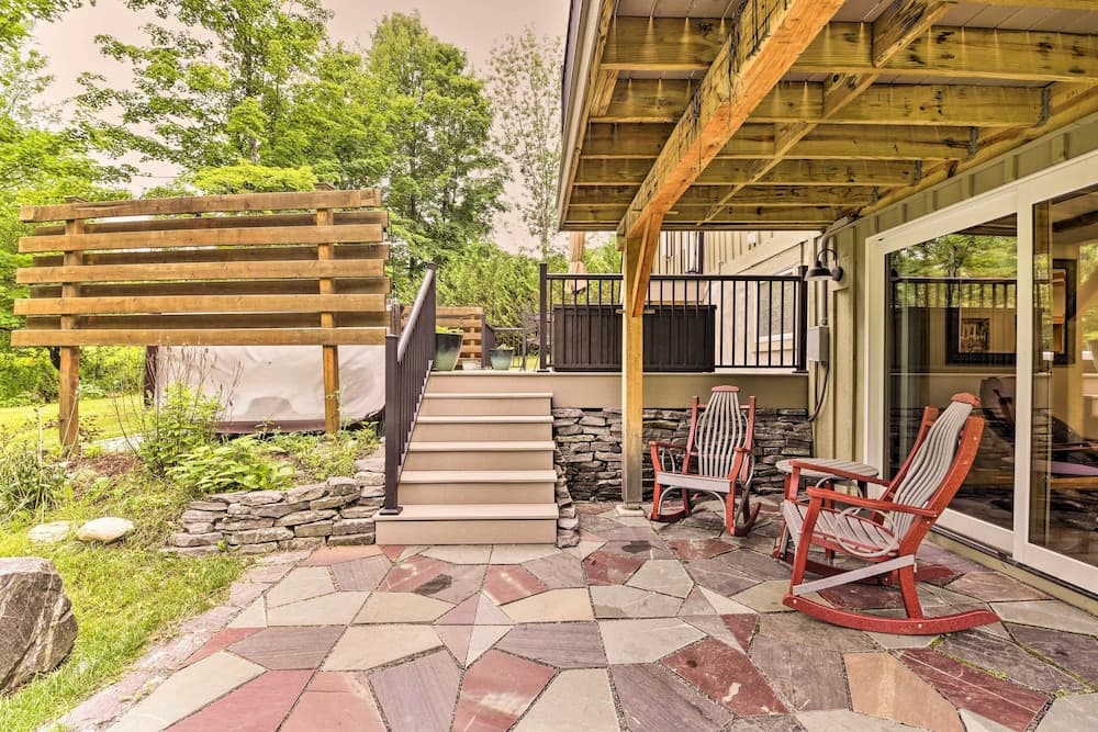 Inviting A-frame Cabin w/ Saltwater Hot Tub!