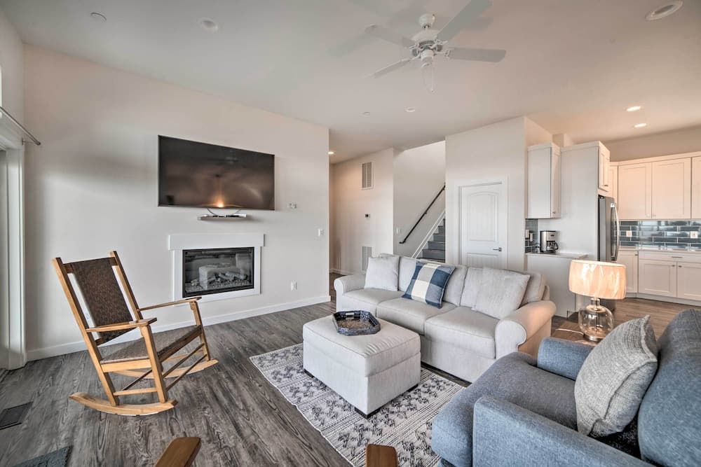 Waterfront Scotland Beach Retreat w/ Private Beach