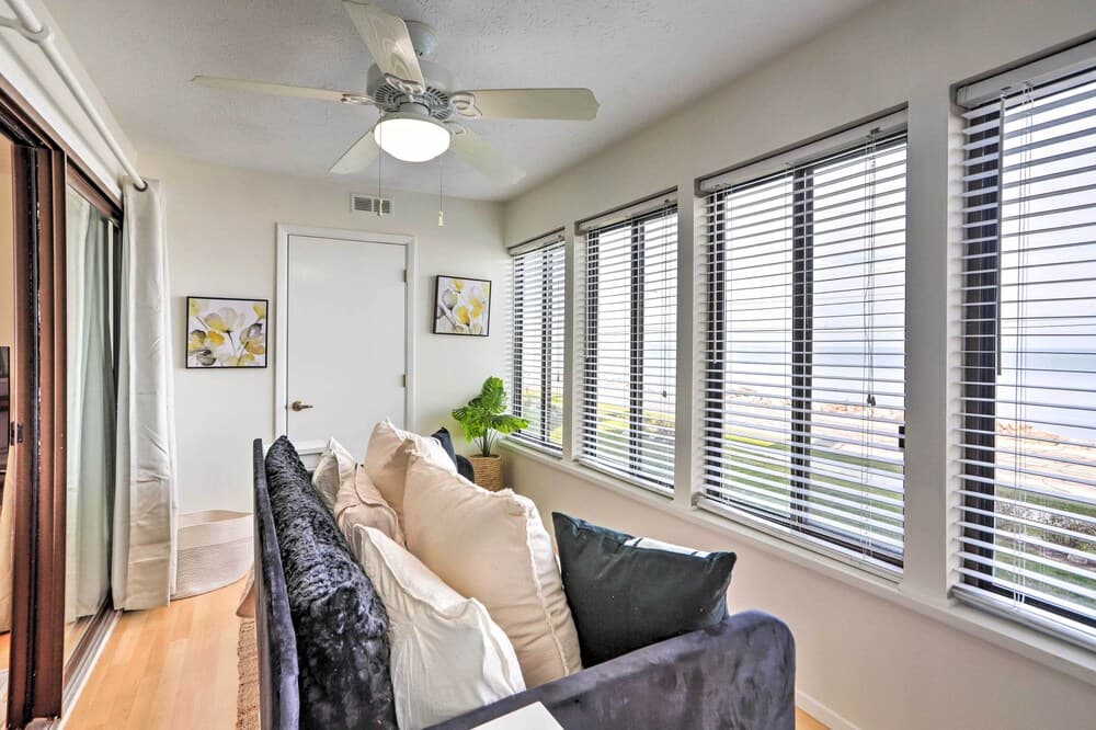 Lovely Port Clinton Condo With Lake Views!