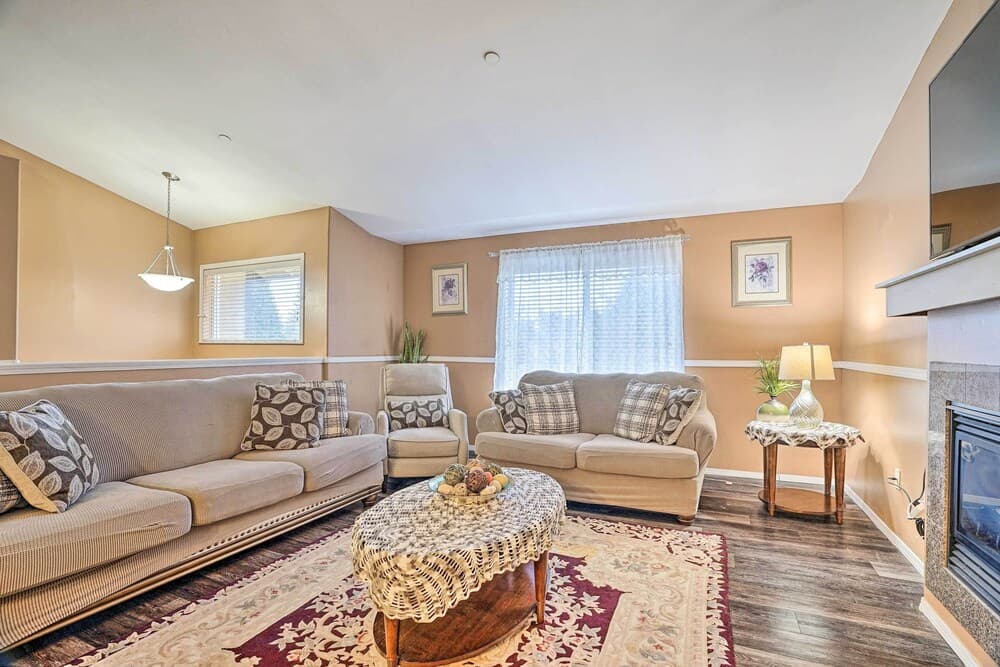 Convenient Everett Home w/ Private Deck