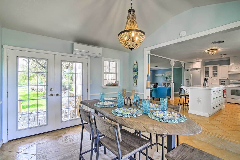 Waterfront Oasis w/ Dock + Kayaks on Lake Nueces!