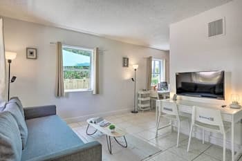 Convenient Miami Duplex Unit, 3 Mi to Marina!