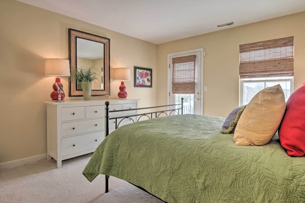 Golf & Beach Home w/ Bikes in Selbyville!