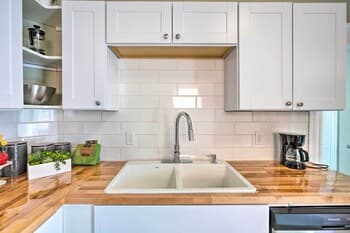 Pueblo Home: 1 Mi to Arkansas Riverwalk!