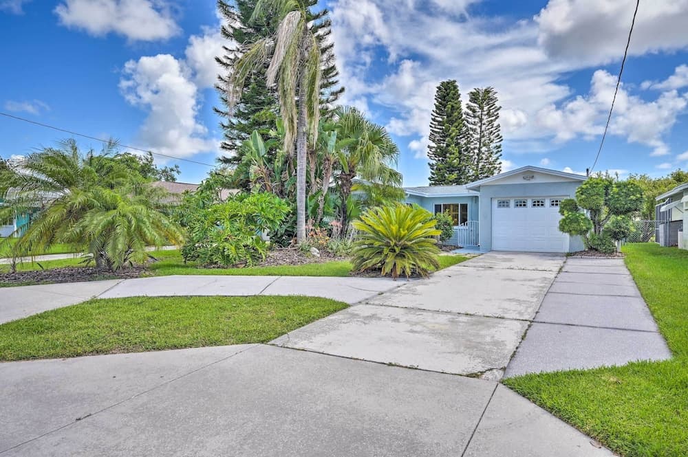 Canalfront New Port Richey Home w/ Boat Dock!