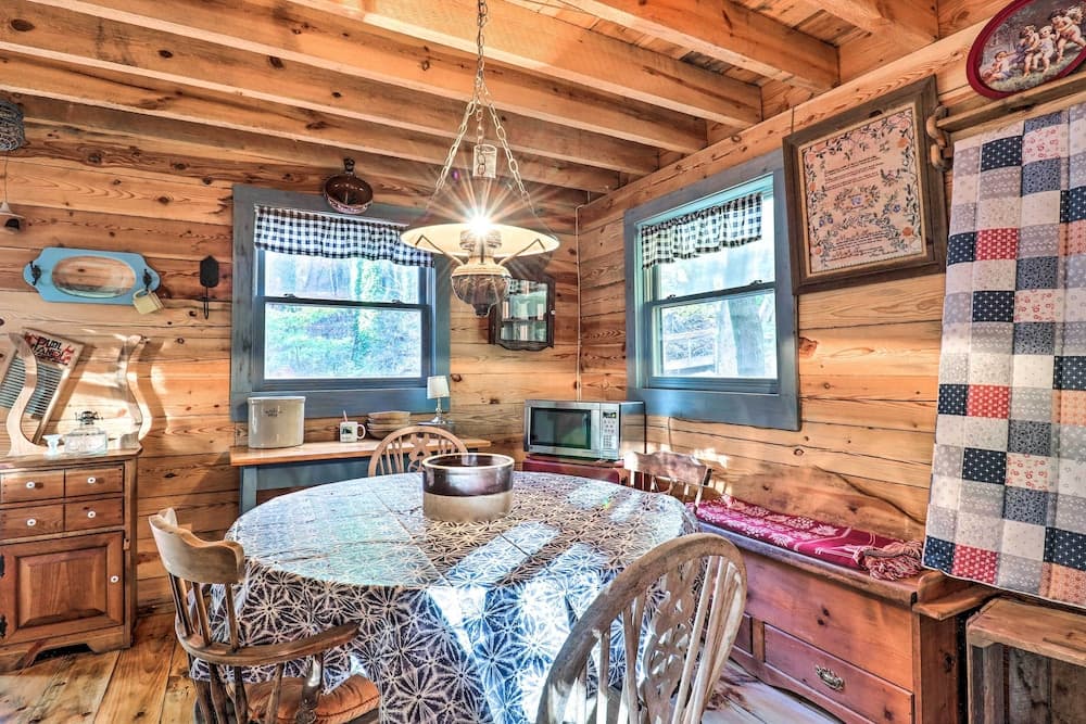 Creekside Retreat - Mins to Slopes & Trails!