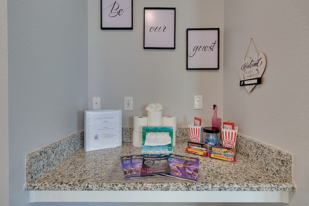 Upscale Davenport Home < 10 Mi to Disney!