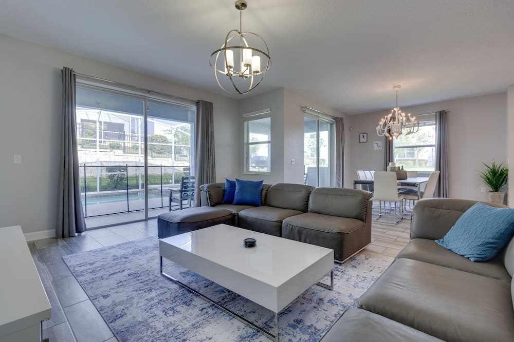 Upscale Davenport Home < 10 Mi to Disney!