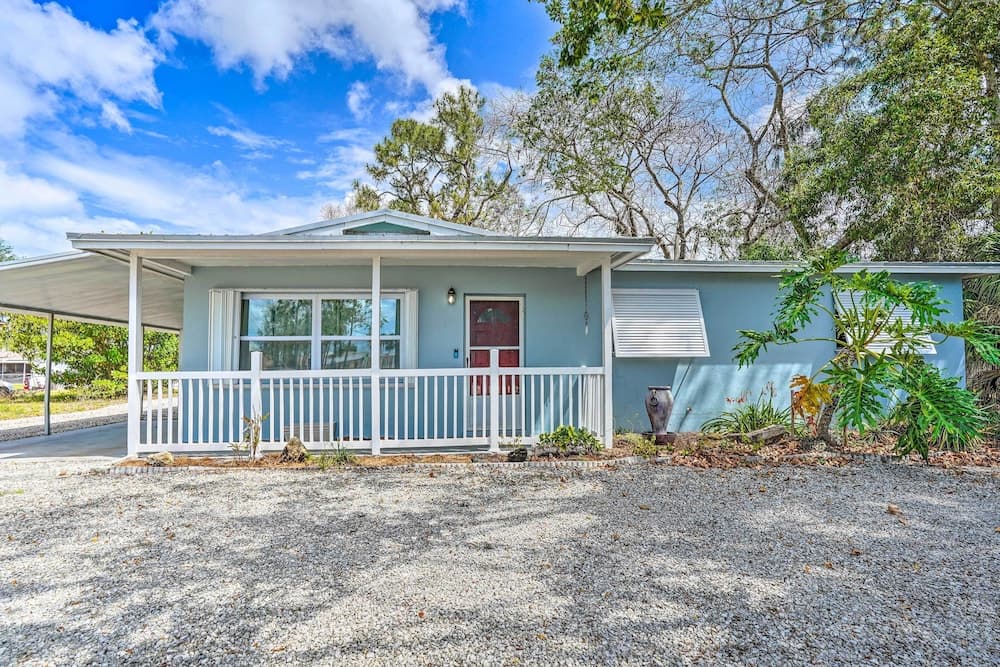 Quaint Naples Home ~ 4 Mi to Naples Beach!