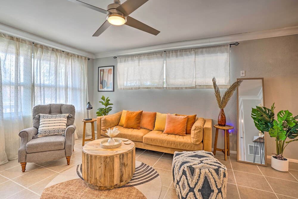 Quaint Naples Home ~ 4 Mi to Naples Beach!