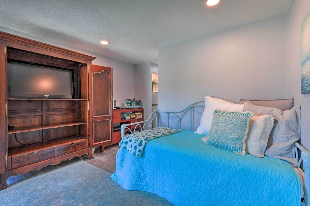 Cozy Bradenton Vacation Home - 7 Mi to Beach