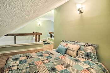 Chic Poconos Retreat Next to Big Boulder Mountain!