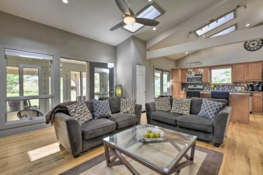 Serene Mountain Retreat w/ Deck & Mtn Views!