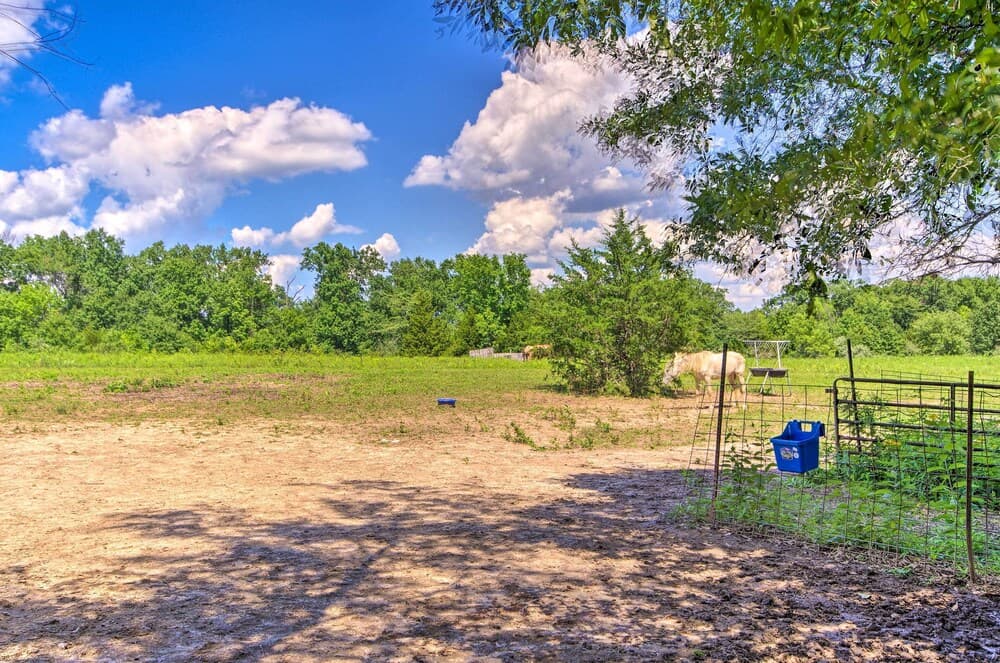 Charming Farm Cottage w/ Fire Pit + Grill!