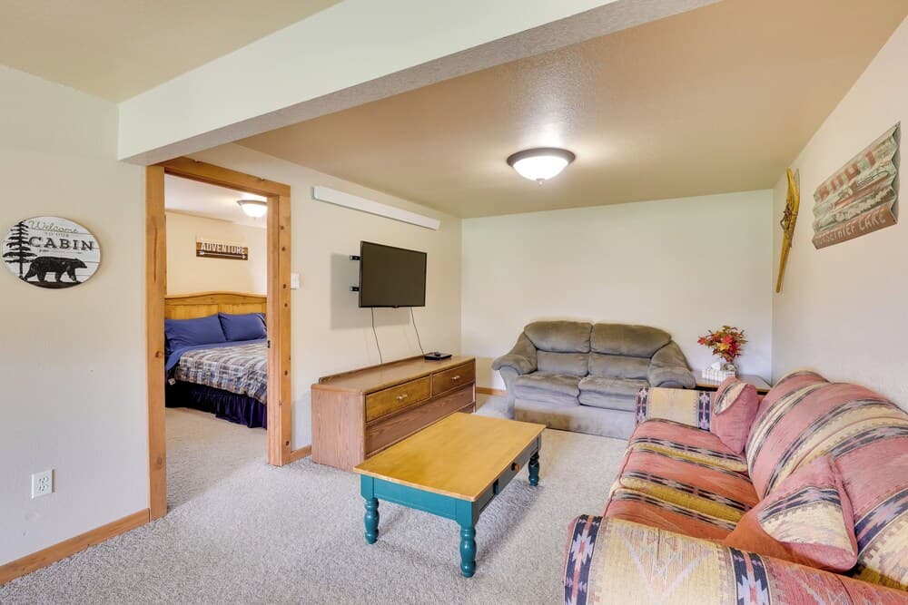 Cabin w/ On-site Trails - 15 Miles to Mt Rushmore!